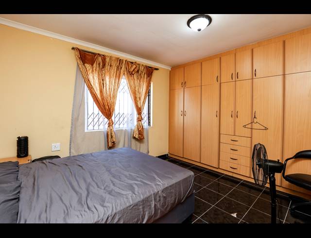 13 BEDROOM HOUSE FOR SALE IN CLARE ESTATE